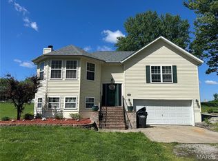 130 Shore Dr SW, Edwardsville, IL 62025