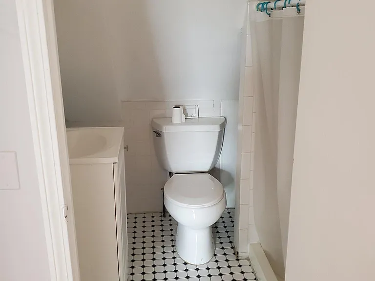 Bathroom on 3rd floor
