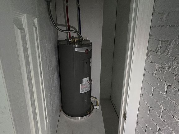 5th image of 209 N Walter St #211
