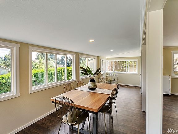 4th image of 5423 NE 195th St