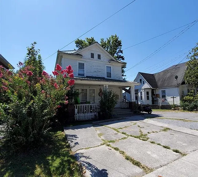223 Center St — Photo 7
