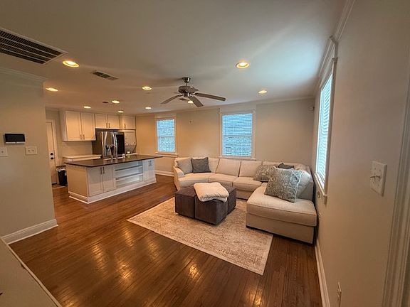 3rd image of 4751 Orchid St