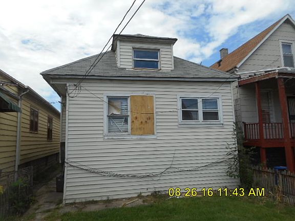 2nd image of 10413 S Hoxie Ave