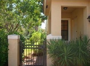 15198 Summit Place Cir, Naples, FL 34119