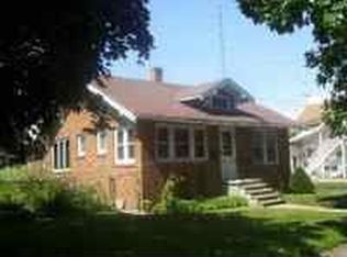 221 E Carroll St, Portage, WI 53901