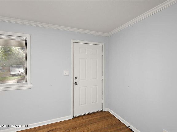 5th image of 1431 Sheffield Dr