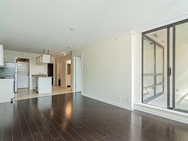 933 Hornby St #809 — Photo 1