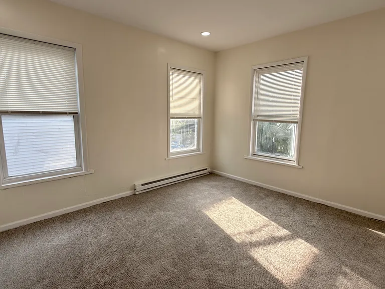 547 N Silk St — Photo 20