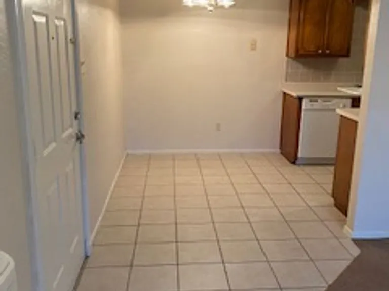 Peppertree Apartments — Photo 18