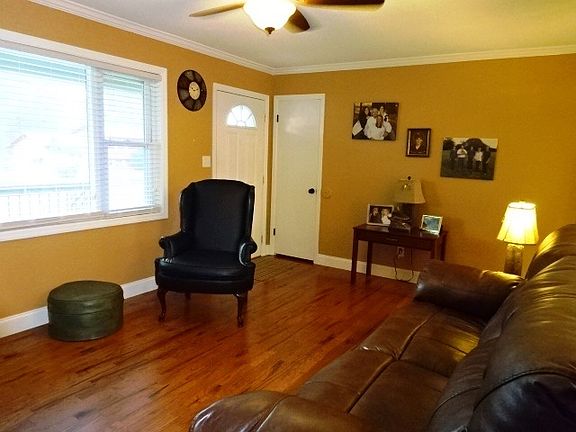 5th image of 4838 Rose Ave NW