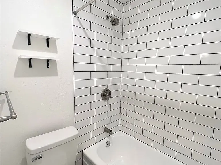 4111 Avenue A — Photo 23
