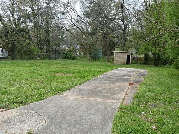 3rd image of 1007 Natham Dr SE
