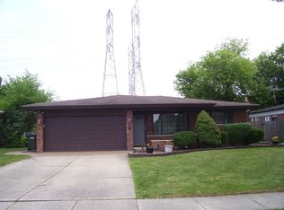 36436 Clifford Dr, Sterling Heights, MI 48312