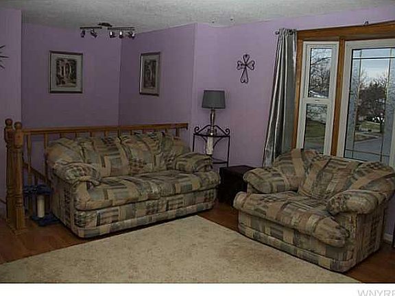 4th image of 37 Woodgate Dr