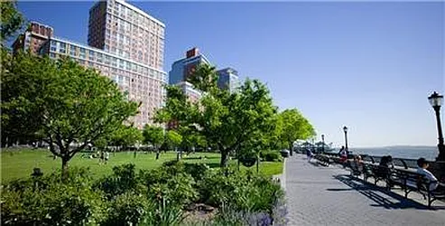 Rented by R New York