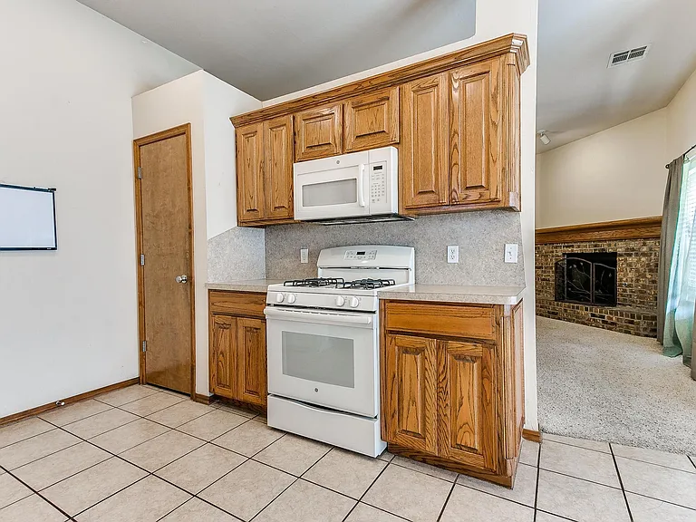 1708 Meadow Run Dr — Photo 8