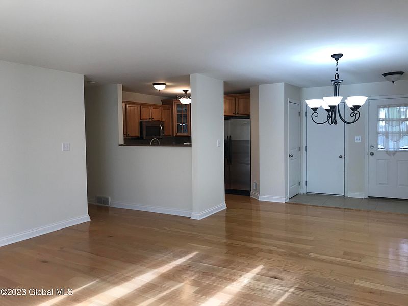 5th image of 701 Royale Court #701