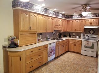 818 E 17th St N, Newton, IA 50208
