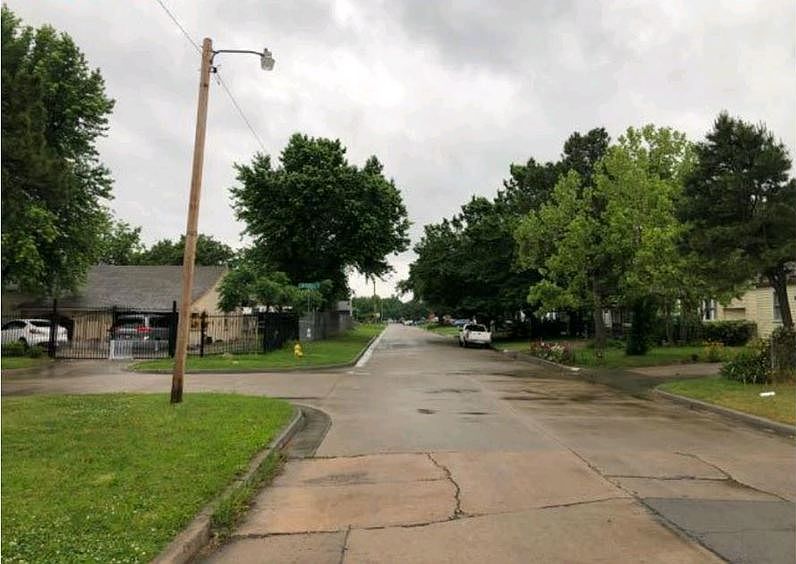 2nd image of 1208 N Joplin Ave