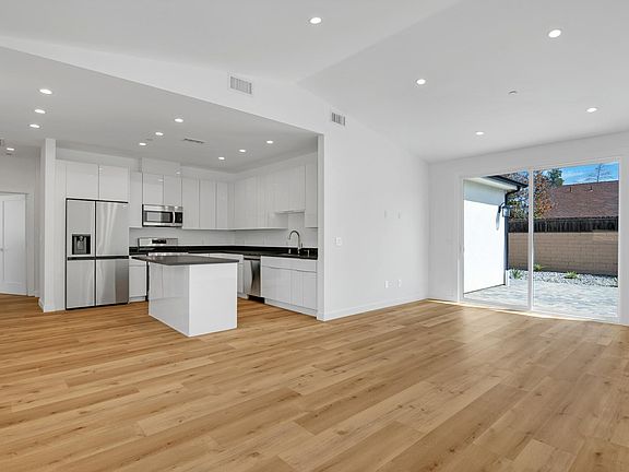5th image of 20715 Bryant St