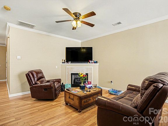 4th image of 3915 Glenlea Commons Dr