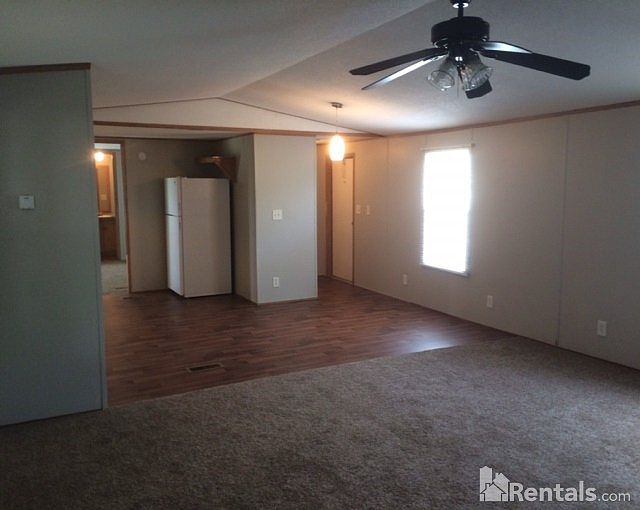 2nd image of 1409 N Windsurf Way