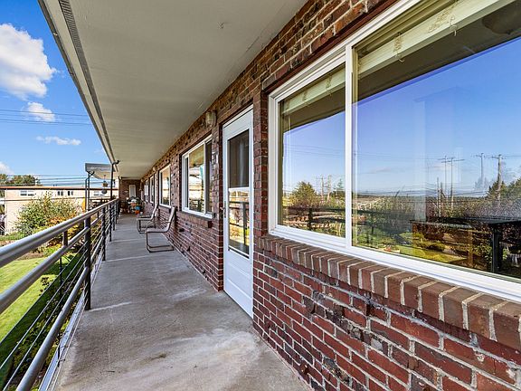 3rd image of 601 S Jackson Ave #9
