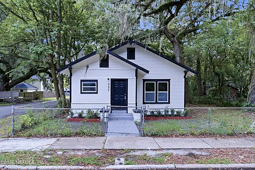 357 Crystal St Photo 1