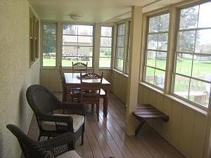 1st image of 3021 Knoll Dr