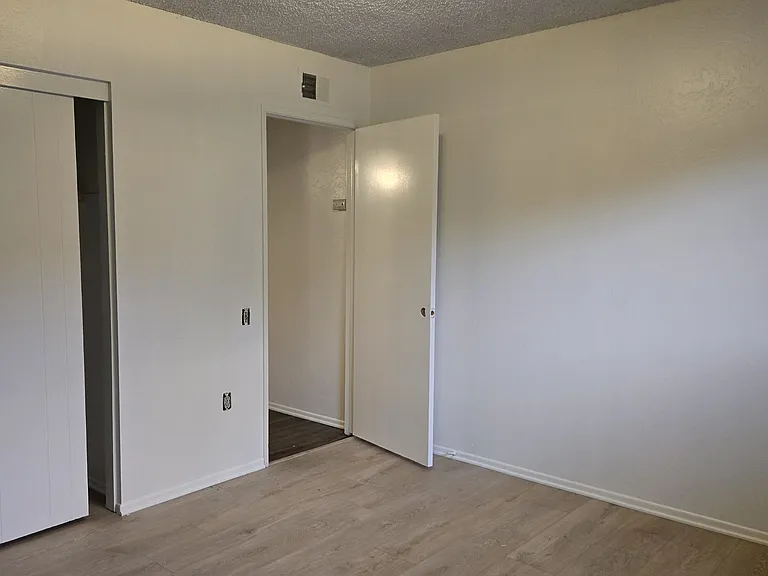7291 La Mancha Cir #C — Photo 11