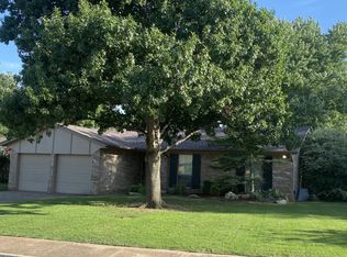 1317 Val Genes Rd, Edmond, OK 73003