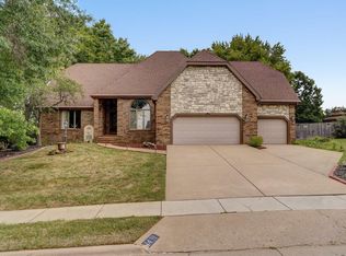 1431 E Burntwood St, Springfield, MO 65803