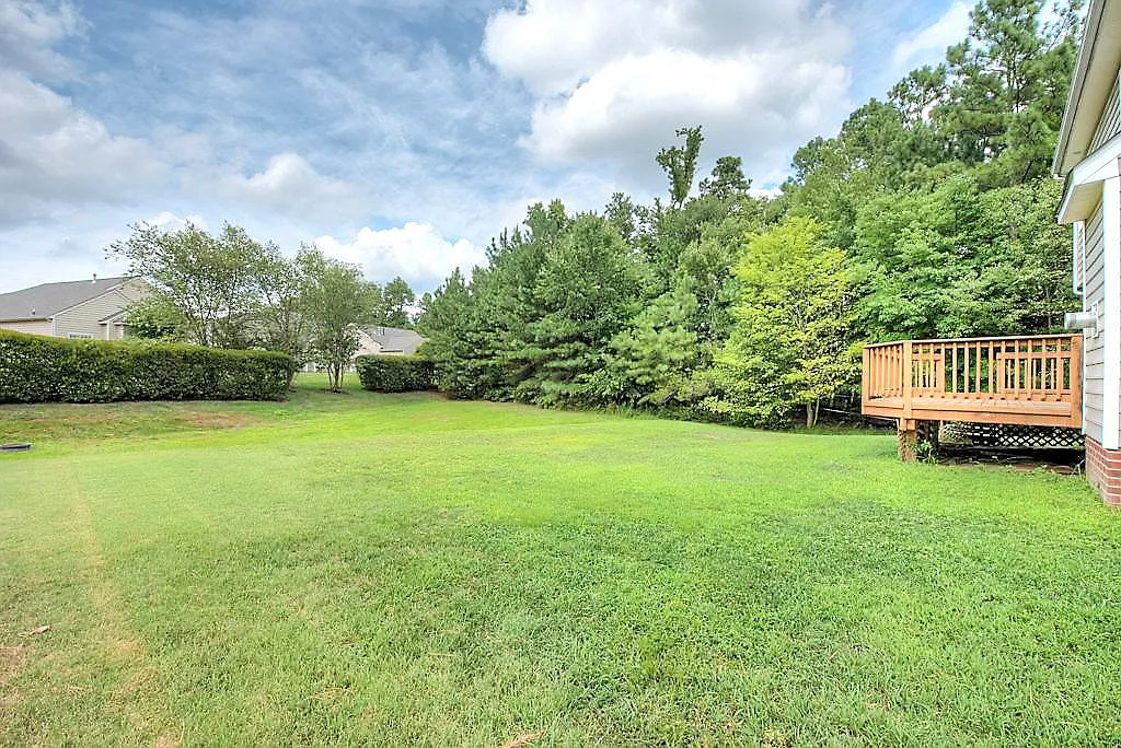 4 bed, 2.5 bath, 2343 sqft, $3,199 — Photo 4