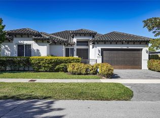 9381 SW 174th St, Palmetto Bay, FL 33157