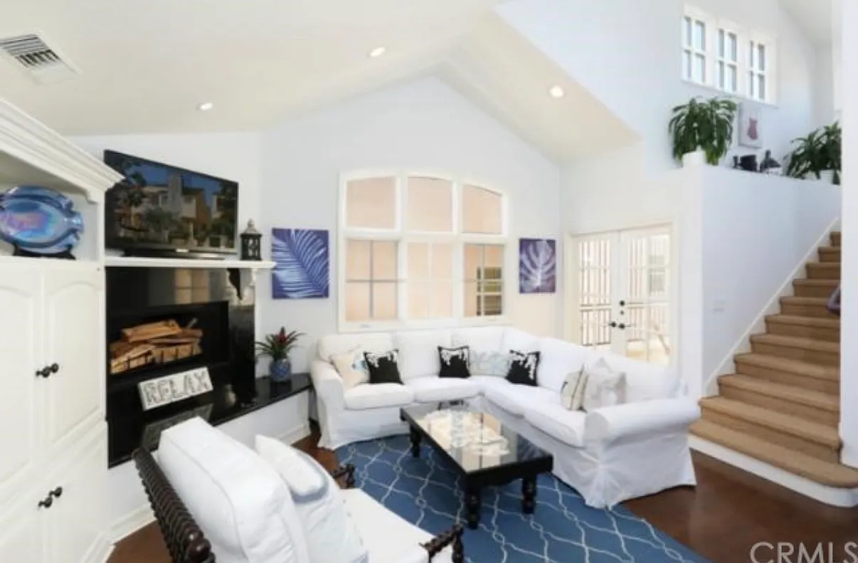 2 bed, 1400 sqft, $7,500 — Photo 2