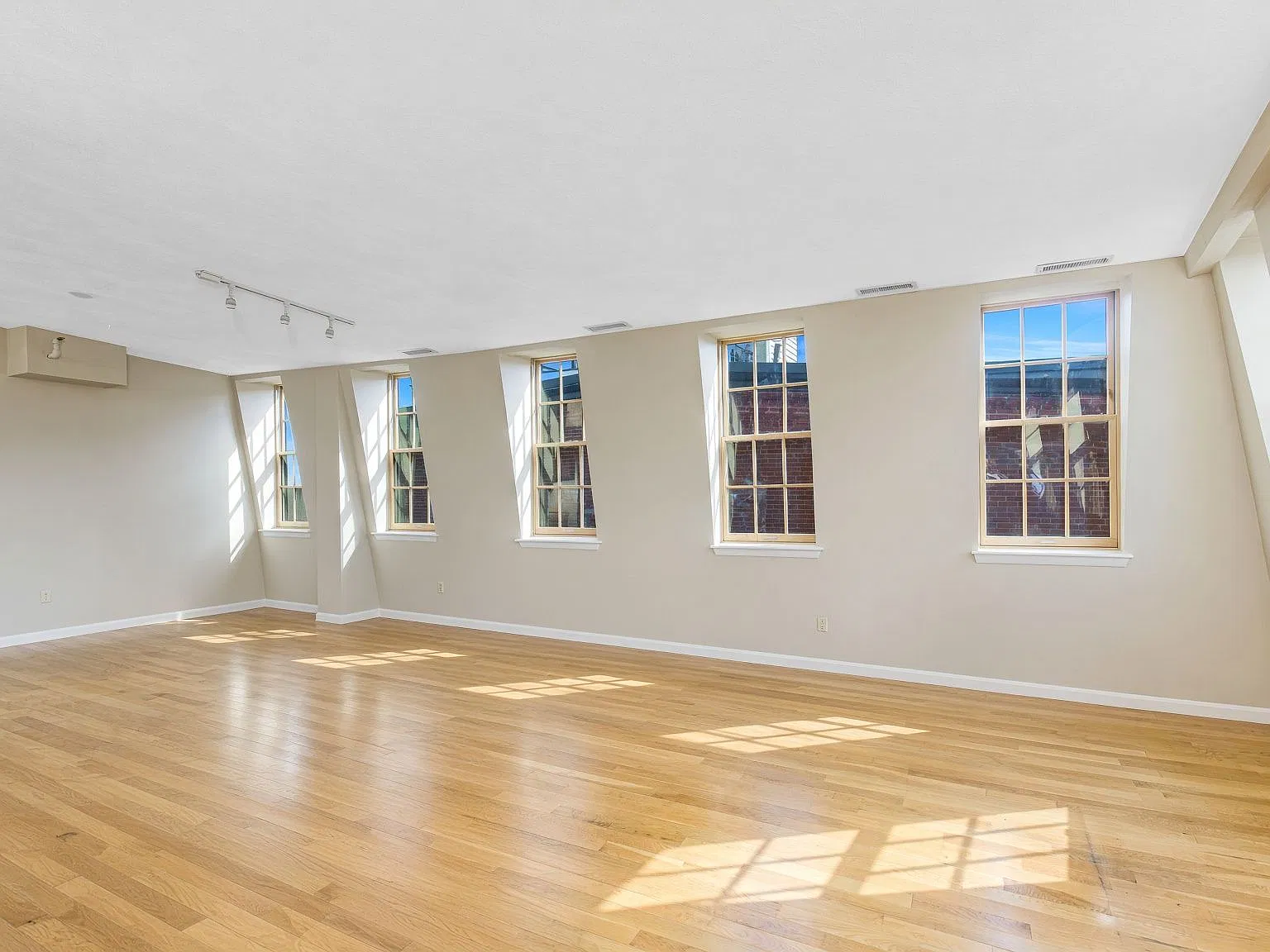 2 bed, 1436 sqft, $3,200 — Photo 4