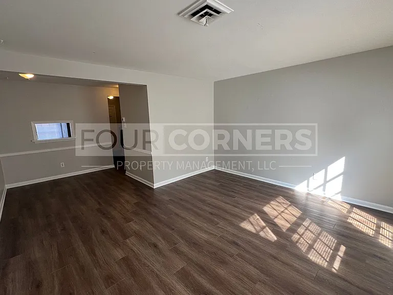 2401 Vanstory St #C — Photo 5