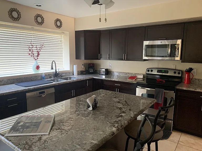 548 W Mendoza Ave — Photo 11