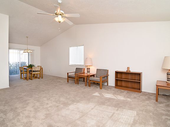 4th image of 818 W Oxford Dr
