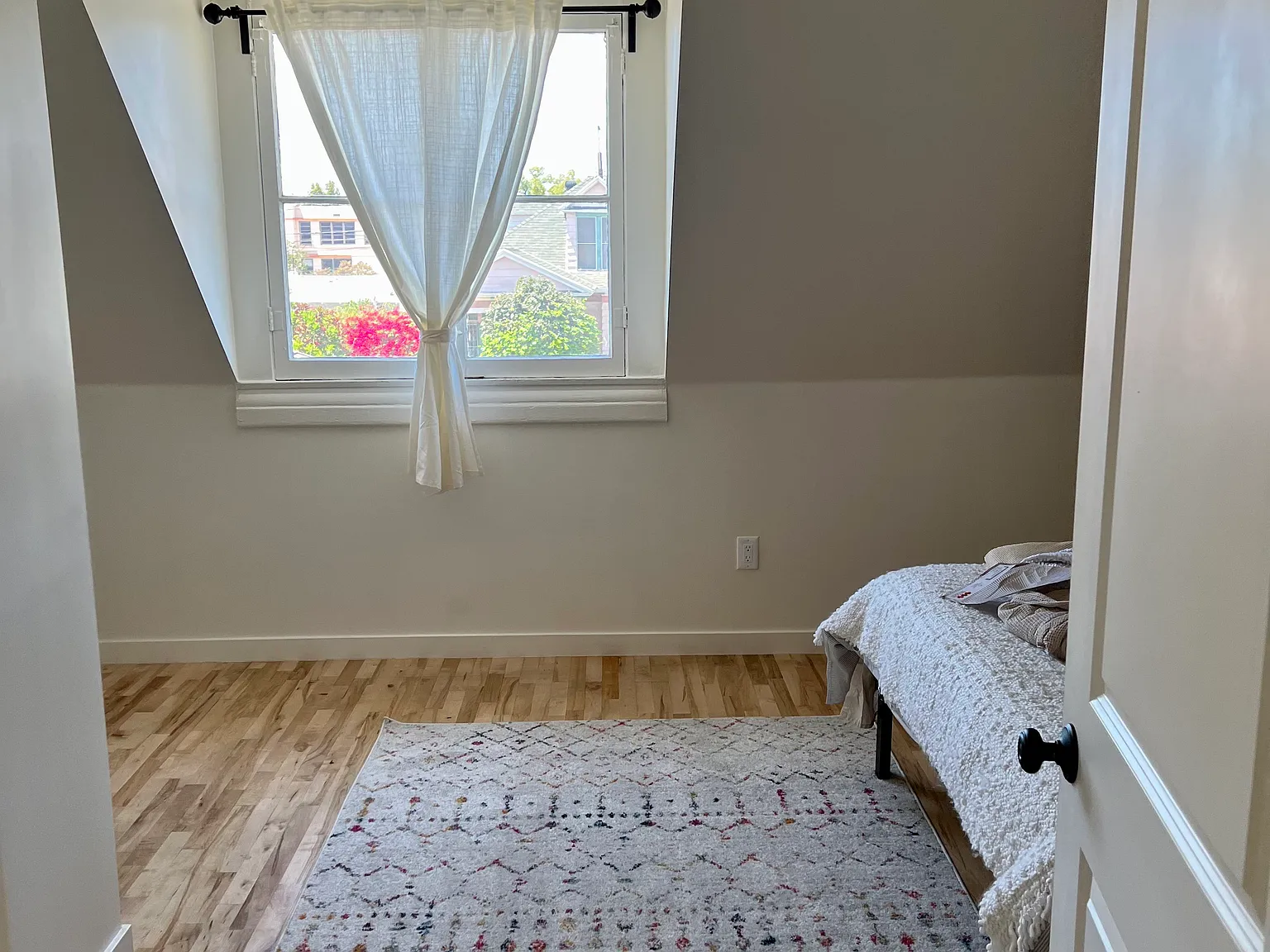 4 bed, $5,795 — Photo 3