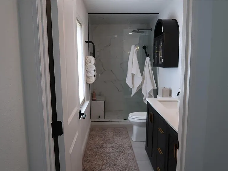 5945 Venetian Blvd NE — Photo 14
