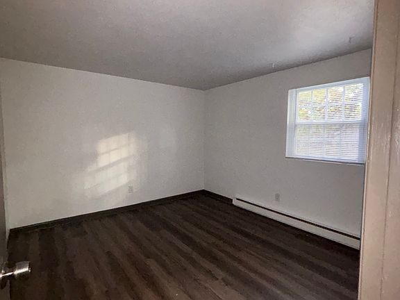 5th image of 689 Lafayette Rd #305