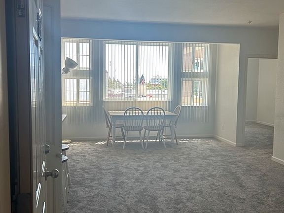 Living Room/Dining Area