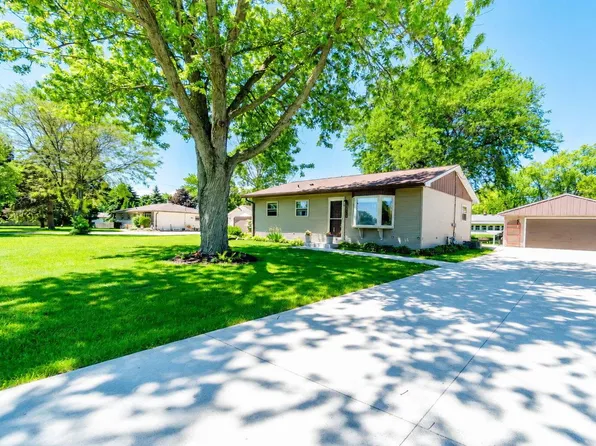 9771 S Austin STREET, Oak Creek, WI 53154