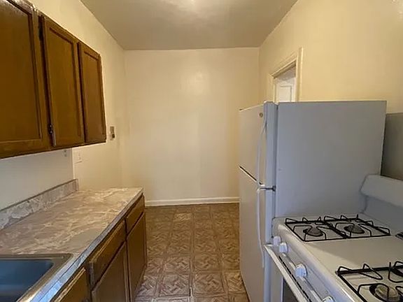 4th image of 30-36 34th St #4D