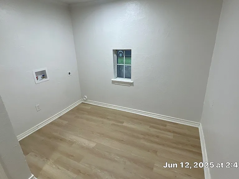 3404 Moulton St — Photo 13