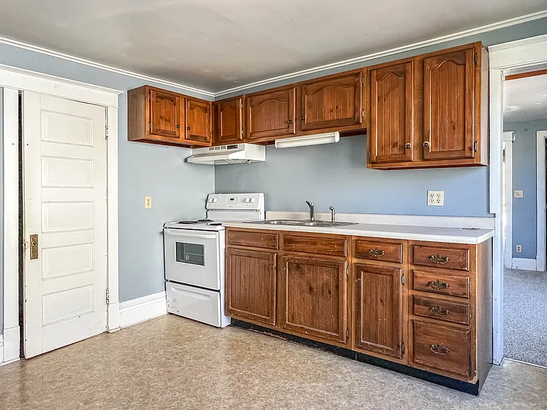 128 Rock St #1 — Photo 5