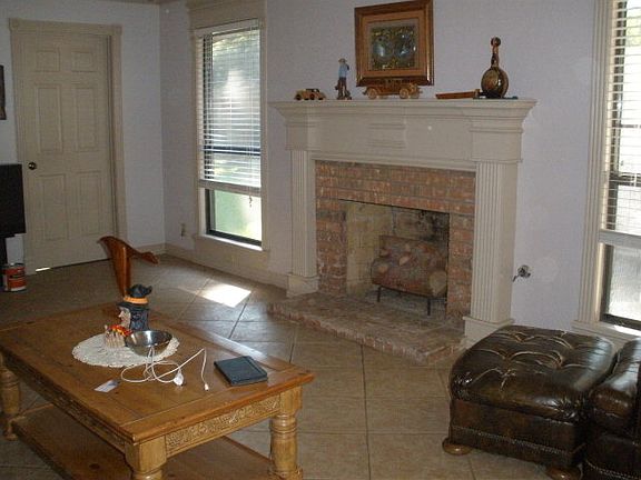3rd image of 618 Dogwood St