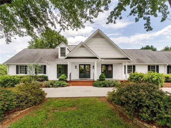 613 N Gurney St, Burlington, NC 27215