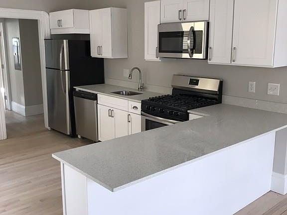 4th image of 27 North St Ste 1